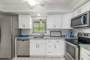 2932 Captiva Gardens Dr, Sarasota, FL 34231, Sold 05/02/22