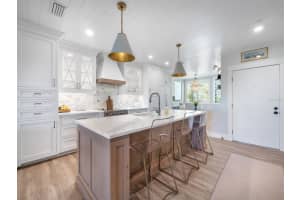 1918 Harbourside Dr, Longboat Key, FL 34228, Sold 04/29/22