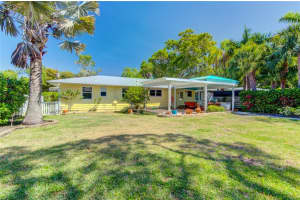 1726 Waldemere St, Sarasota, FL 34239, Sold 04/18/22