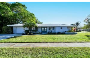 7219 Bounty Dr, Sarasota, FL 34231, Sold 05/03/22