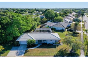 7219 Bounty Dr, Sarasota, FL 34231, Sold 05/03/22