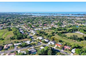 7219 Bounty Dr, Sarasota, FL 34231, Sold 05/03/22