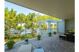 1660 Summer House Ln, Siesta Key, FL 34242, Sold 05/06/22