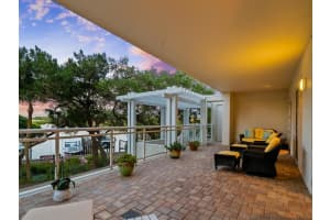 1660 Summer House Ln, Siesta Key, FL 34242, Sold 05/06/22