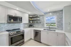 1350 N PORTOFINO DR #403TAR, SARASOTA, FL 34242 Sold 08/30/22