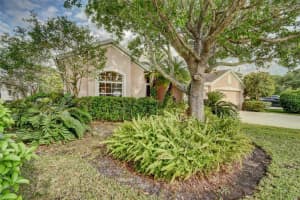 4282 67th Ave Cir E, Sarasota, FL 34243, Sold 05/10/22