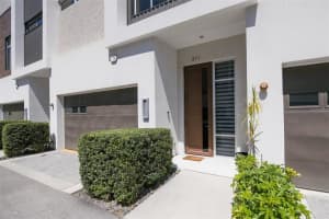 271 Cosmopolitan Ct, Sarasota, FL 34236, Sold 05/19/22