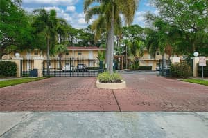 960 La Costa Cir, Sarasota, FL 34237, Sold 04/20/22