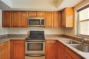 960 La Costa Cir, Sarasota, FL 34237, Sold 04/20/22