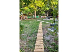 425 Midwest Pkwy, Sarasota, FL 34232, Sold 05/12/22