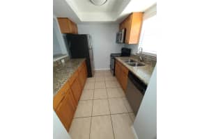 906 La Costa Cir, Sarasota, FL 34237, Sold 05/11/22