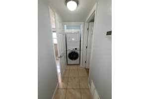 906 La Costa Cir, Sarasota, FL 34237, Sold 05/11/22