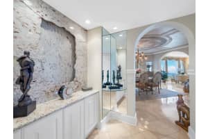1241 GULF OF MEXICO DRIVE, LONGBOAT KEY, FL 34228 Sold 11/20/23