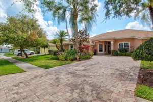 7110 SOUTHGATE CT, SARASOTA, FL 34243 Sold 12/08/22