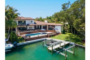 211 TREMONT LANE, SARASOTA, FL 34236 Sold 03/31/23