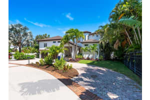 211 TREMONT LANE, SARASOTA, FL 34236 Sold 03/31/23