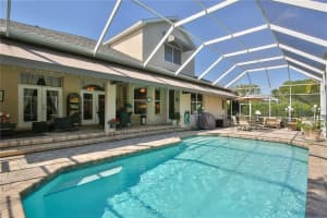 871 Cedarcrest Ct, Sarasota, FL 34232, Sold 06/30/22