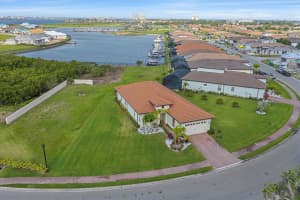 2317 5th St E, Palmetto, FL 34221, Sold 05/25/22