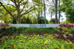 4258 Oakhurst Cir E, Sarasota, FL 34233, Sold 05/09/22