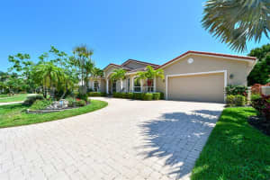 530 Yardarm Ln, Longboat Key, FL 34228, Sold 04/29/22
