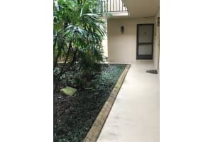 2763 Woodgate Ln, Sarasota, FL 34231, Sold 05/04/22