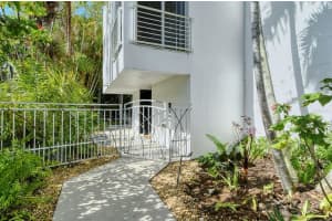 213 N WASHINGTON DR, SARASOTA, FL 34236 - MLS#MFRA4531409