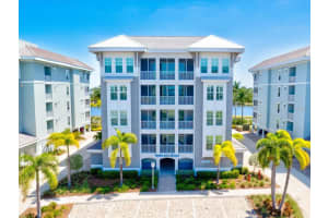 383 Aruba Cir, Bradenton, FL 34209, Sold 06/07/22