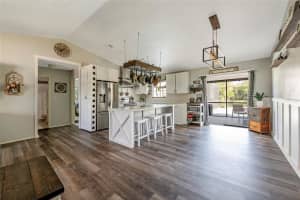 3611 75 Dr E, Sarasota, FL 34243, Sold 05/24/22