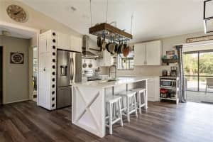 3611 75 Dr E, Sarasota, FL 34243, Sold 05/24/22