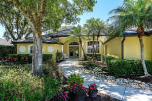 8773 Wild Dunes Dr, Sarasota, FL 34241, Sold 06/01/22