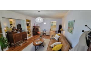 2956 Captiva Gardens Dr, Sarasota, FL 34231, Sold 05/19/22