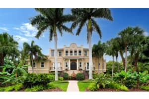 5215 Siesta Cove Dr, Siesta Key, FL 34242, Sold 06/03/22