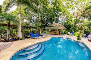 6349 RAVENWOOD WAY, SARASOTA, FL 34243 Sold 07/30/22