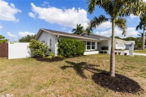 1844 Woodhaven Cir, Sarasota, FL 34232, Sold 05/19/22