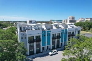 142 Audubon Pl, Sarasota, FL 34237, Sold 05/25/22