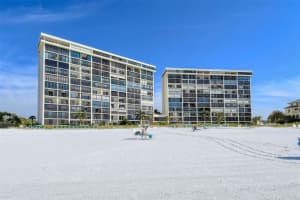 20 Whispering Sands Dr, Siesta Key, FL 34242, Sold 06/06/22