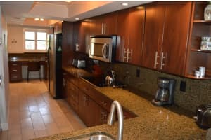 5760 MIDNIGHT PASS RD #208D, SARASOTA, FL 34242 Sold 10/18/22