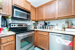 4033 Crockers Lake Blvd, Sarasota, FL 34238, Sold 05/31/22