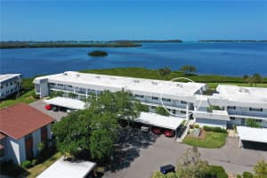 4749 Independence Dr, Bradenton, FL 34210, Sold 06/14/22