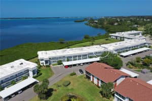 4749 Independence Dr, Bradenton, FL 34210, Sold 06/14/22