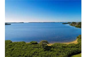 4749 Independence Dr, Bradenton, FL 34210, Sold 06/14/22