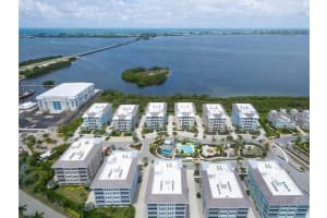 392 Aruba Cir, Bradenton, FL 34209, Sold 06/24/22