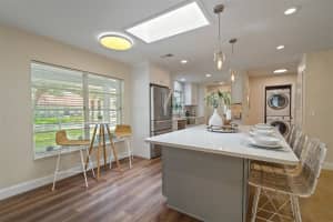 275 MIMOSA CIR, SARASOTA, FL 34232 Sold 07/22/22