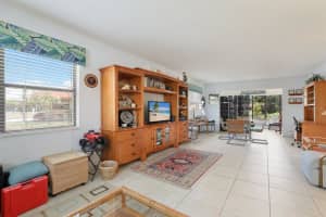 4002 Catalina Dr, Bradenton, FL 34210, Sold 05/26/22