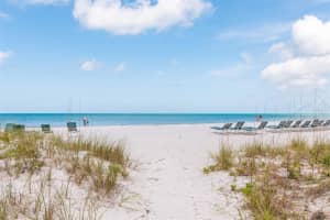 19 Whispering Sands Dr, Sarasota, FL 34242, Sold 06/20/22
