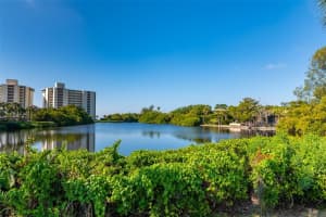 19 Whispering Sands Dr, Sarasota, FL 34242, Sold 06/20/22
