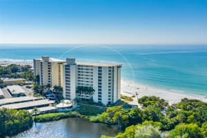 19 Whispering Sands Dr, Sarasota, FL 34242, Sold 06/20/22