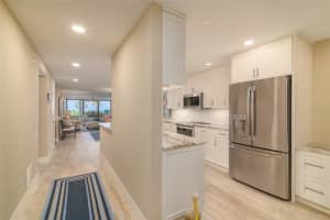 19 Whispering Sands Dr, Sarasota, FL 34242, Sold 06/20/22