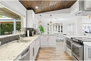 3934 Fontainebleau Dr, Tampa, FL 33634, Sold 06/01/22