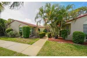 2215 PUEBLO LN #V-27, SARASOTA, FL 34231 Sold 11/14/22